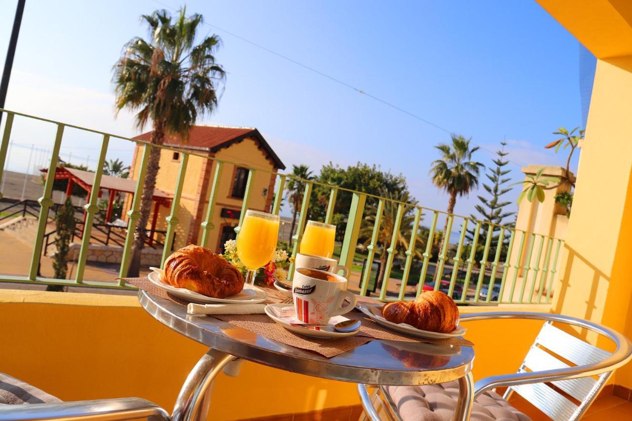Hostal La Estacion Benajarafe Zewnętrze zdjęcie