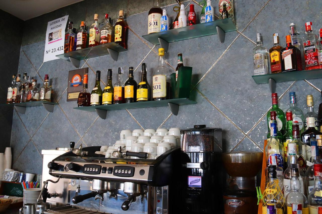 Hostal La Estacion Benajarafe Zewnętrze zdjęcie